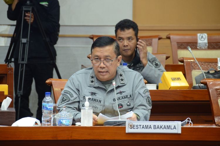 Sekretaris Utama Badan Keamanan Laut (Bakamla) Laksda TNI S Irawan menyampaikan empat poin roadmap penguatan kelembagaan dalam Rapat Dengar Pendapat (RDP) bersama Komisi I DPR, Gedung DPR, Jakarta, Senin (13/9/2021).