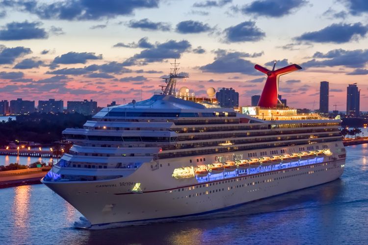 Ilustrasi kapal pesiar Carnival Victory Cruise.