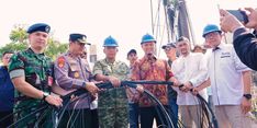Walkot Agung Pimpin Pemotongan Kabel Fiber Optik Liar di Pekanbaru yang Ancam Keselamatan Warga