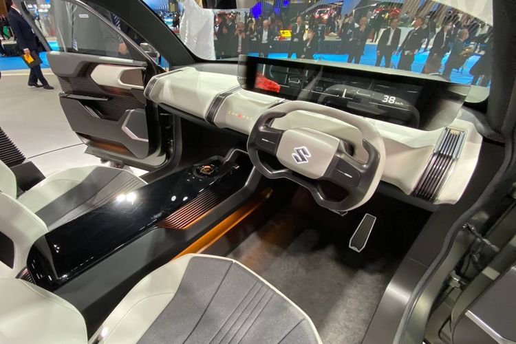 Suzuki mulai mengungkap seperti apa interior mobil listrik konsep eVX di Japan Mobility Show 2023.