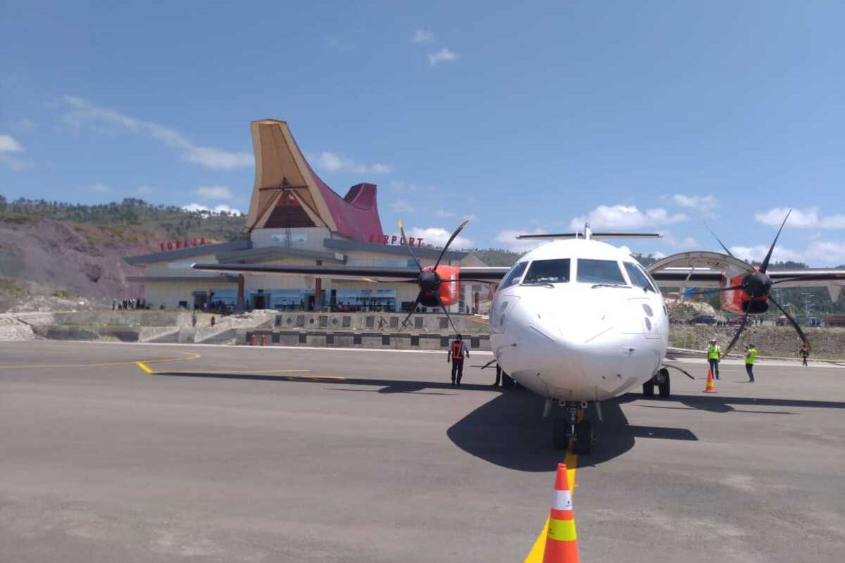 Maskapai Wings Air melakukan uji coba dan berhasil mendarat perdana di bandara baru Buntu Kunik, Tana Toraja, Sulawesi Selatan, Kamis (20/8/2020).