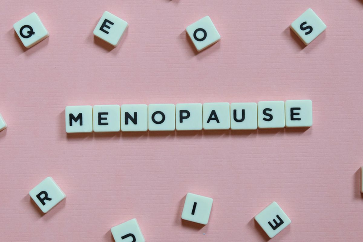 Ilustrasi menopause, ciri-ciri haid menjelang menopause, tanda menopause