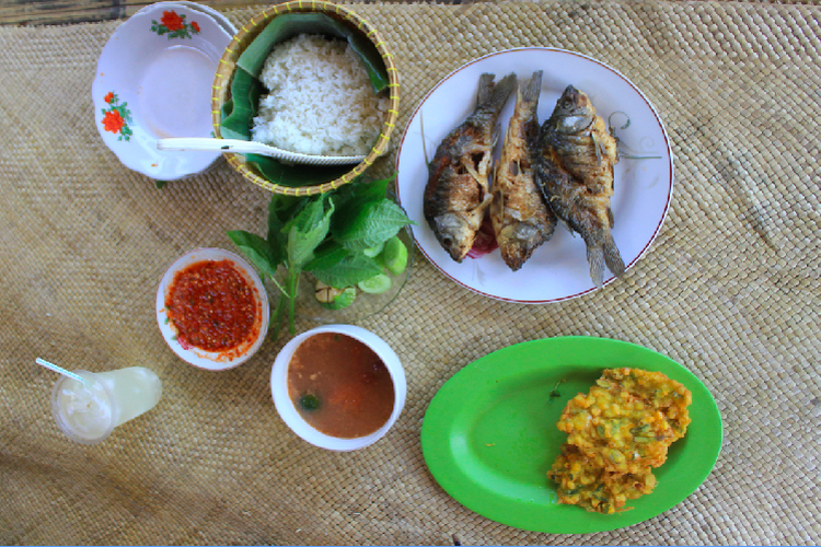 Pecak Ikan dari Warung Pecak Duren di Kranggan, Tangerang Selatan, Banten.