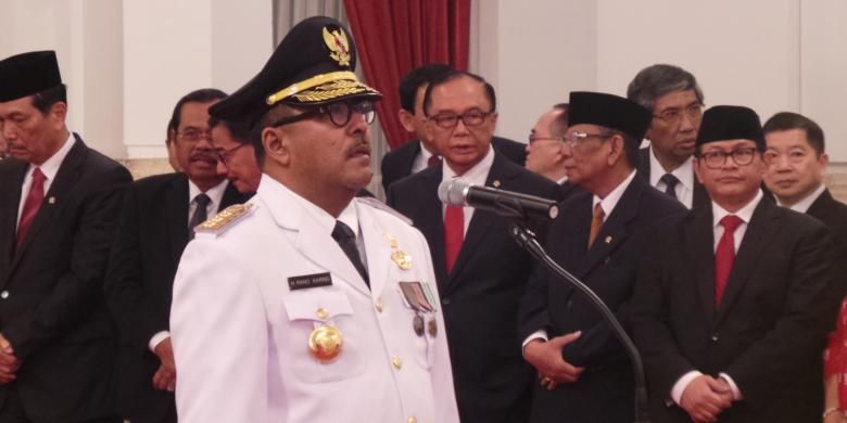 Rano Karno saat dilantik menjadi Gubernur Banten di Istana Negara, Jakarta, Rabu (12/8/2015).