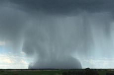 Fenomena Microburst Bisa Berdampak Merusak, Apa Saja Dampaknya?