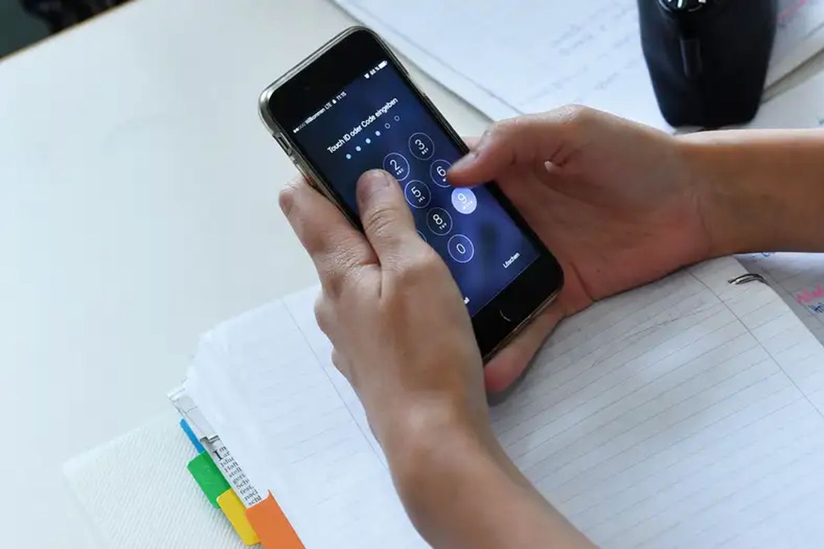 Bukan Ponsel Mahal, Tapi Banyak Digunakan Sekolah dan Keluarga untuk Aktivitas Harian