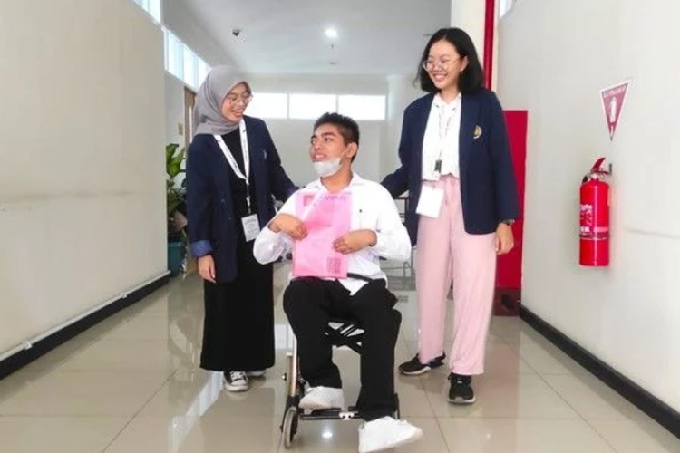 Peserta UTBK 2024 disabilitas di Unesa.