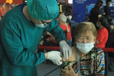 Lansia di Palembang Antusias Ikut Vaksinasi Covid-19, Usai Disuntik Mengaku Tidak Sakit