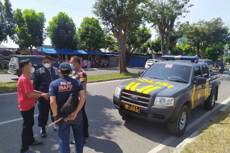 Satreskrim Polresta Bandar Lampung melakukan olah TKP di lokasi dugaan penembakan yang dialami anggota TNI di Way Halim, Bandar Lampung.
