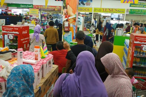 Cerita Pegawai Terkena PHK Setelah Supermarket Giant Ditutup