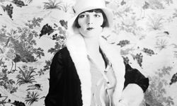 Pemberontakan dan Kebebasan: Peran Perempuan pada Era Flapper