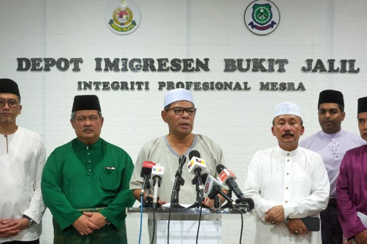 Menteri Dalam Negeri Malaysia, Datuk Seri Saifuddin Nasution Ismail, pada Kamis (4/4/2023) menyebut, hingga Maret tahun ini, Departemen Imigrasi mencatat ada 13.530 tahanan yang berada di depot imigrasi dan Baitul Mahabbah secara nasional. Dari jumlah itu, terbanyak adalah WNI.