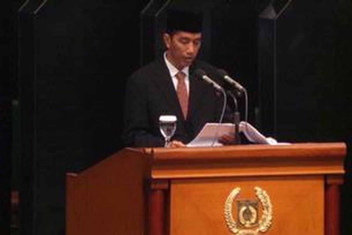 Gubernur DKI Jakarta Joko Widodo dalam rapat paripurna RPJMD dan Raperda pengelolaan sampah, di ruang sidang paripurna DPRD DKI Jakarta, Selasa (5/3/2013).