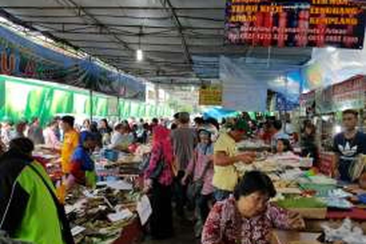 Pasar Takjil di Bendungan Hilir, Tanah Abang, Jakarta Pusat, Senin (6/6/2016).