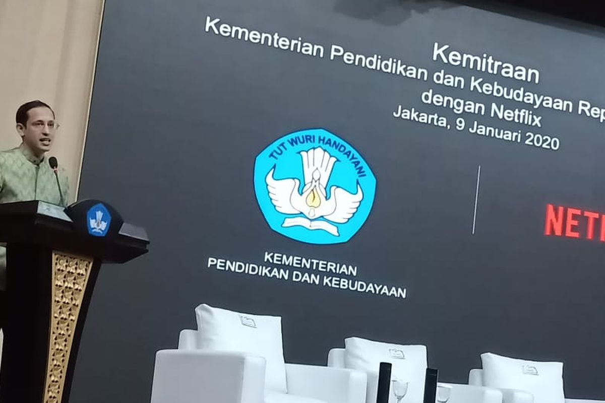 Mendikbud Nadiem Makarim saat memberikan sambutan dalam konferensi pers Kemitraan Kemendikbud dan Netflix yang digelar di Gedung Kemendikbud, Jakarta (9/1/2020).