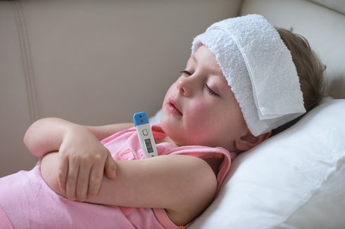 5 Cara Menurunkan Demam Anak Tanpa Menggunakan Obat, Apa Saja?