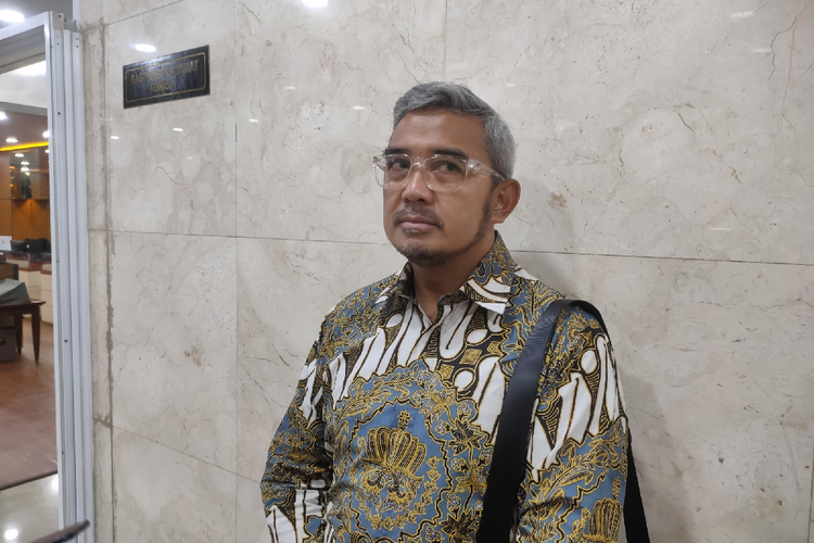 Anggota Komisi I DPR dari Fraksi Partai Nasdem Muhammad Farhan di Kompleks Parlemen Senayan, Jakarta, Rabu (26/1/2022).