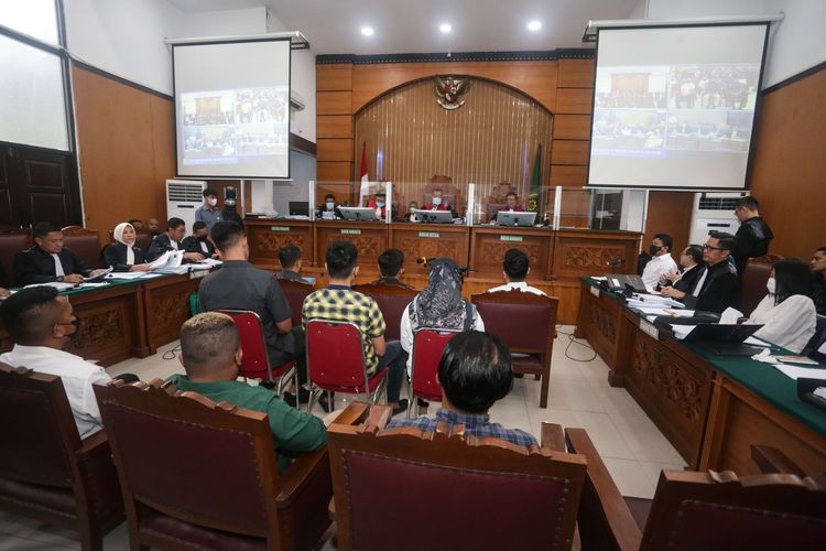 Sepuluh orang saksi dihadirkan Jaksa Penuntut Umum pada persidangan dengan terdakwa kasus pembunuhan berencana Nofriansyah Yosua Hutabarat (Brigadir J), Ferdy Sambo dan Putri Candrawathi saat  persidangan di Pengadilan Negeri Jakarta Selatan, Selasa (8/11/2022).