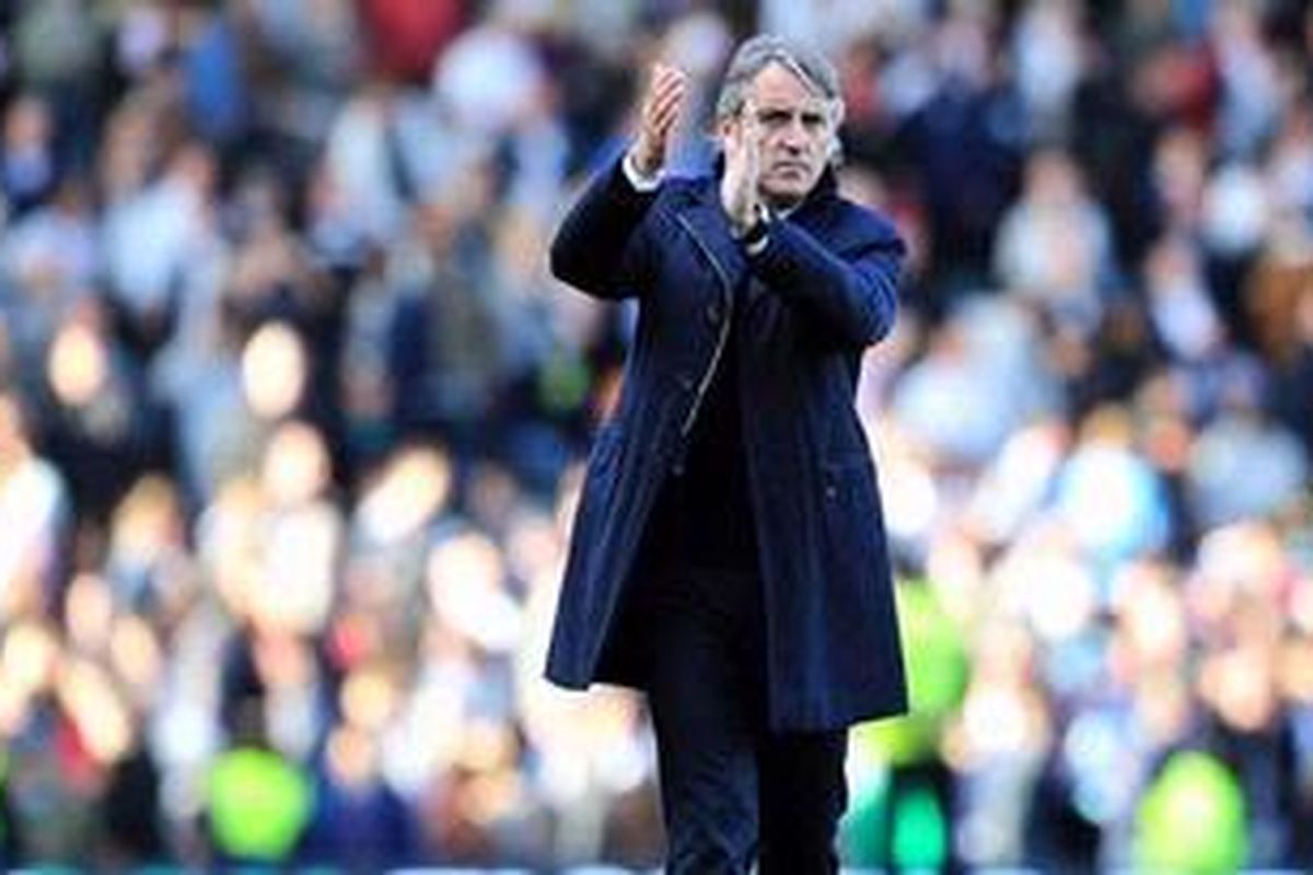 Pelatih Manchester City, Roberto Mancini. 