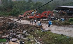 AHY Prioritaskan Perbaikan Akses Jalan yang Terputus akibat Banjir