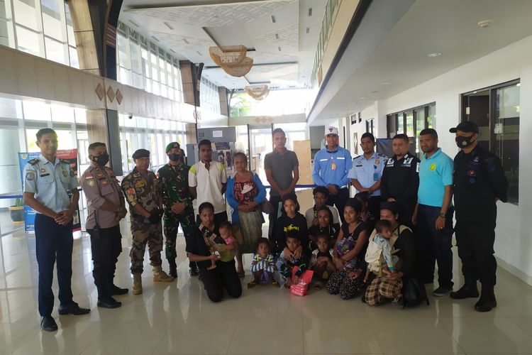 Warga Kabupaten Belu, Nusa Tenggara Timur (NTT), yang dideportasi dari Timor Leste, Minggu (20/6/2022)