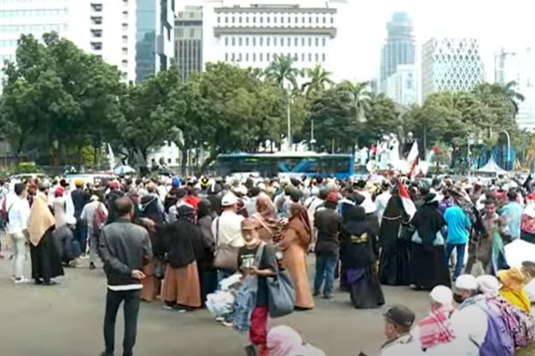 PA 212 demo 2503 di depan Istana Kepresidenan, Jakarta,  Jumat (25/3/2022)