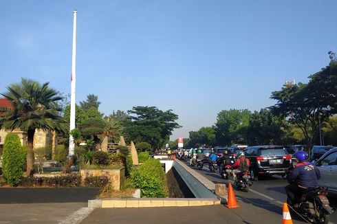 Pagi Jelang Pemakaman Habibie, Jalan Raya Kalibata Mulai Padat