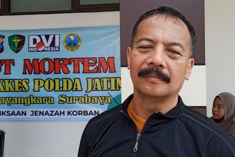 Cari Adiknya yang Hilang dalam Kebakaran KMP Mutiara Sentosa 2, Wisnu Datangi RS Bhayangkara