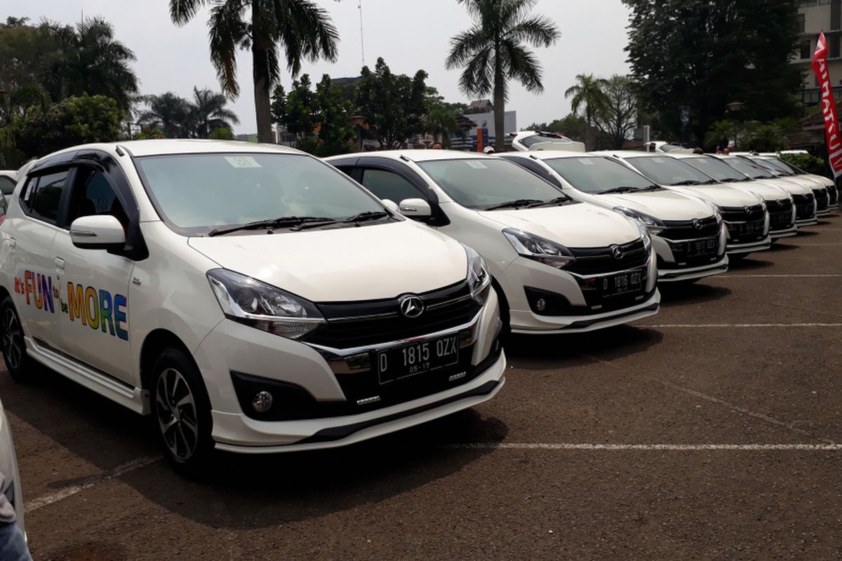 New Daihatsu Ayla saat dites di Bandung.