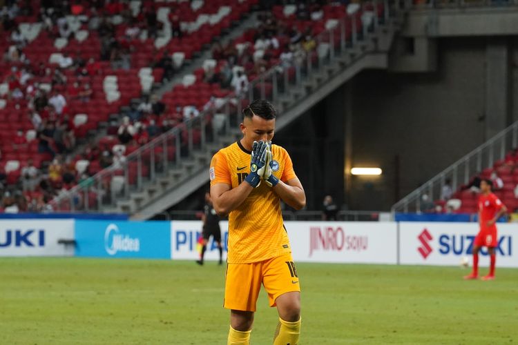 Penjaga gawang timnas Singapura, Hassan Sunny.