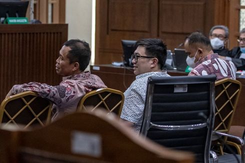 Sidang Kasus BTS 4G, Galumbang Menak Dituntut 15 Tahun Penjara