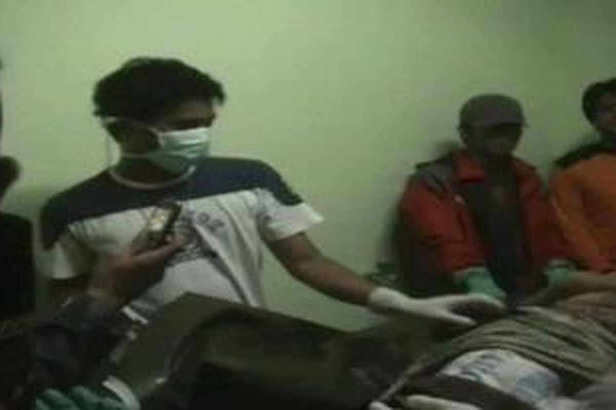 Wanita tanpa busana ditemukan tewas mengenaskan di sebuah kebun milik warag tak jauh dari pemukiman penduduk di Majene sulawesi barat, Minggu (9/12) subuh tadi. Belum diketahui motif pembunuhan sadis ini, suami korban sendiir menghilang di lokasi.