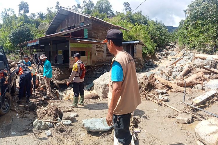 Lokasi yang terdampak banjir bandang di Desa Blang Meurandeh, Kecamatan Beutong Ateuh Banggalang, Kabupaten Nagan Raya. Selasa (29/08/2023).