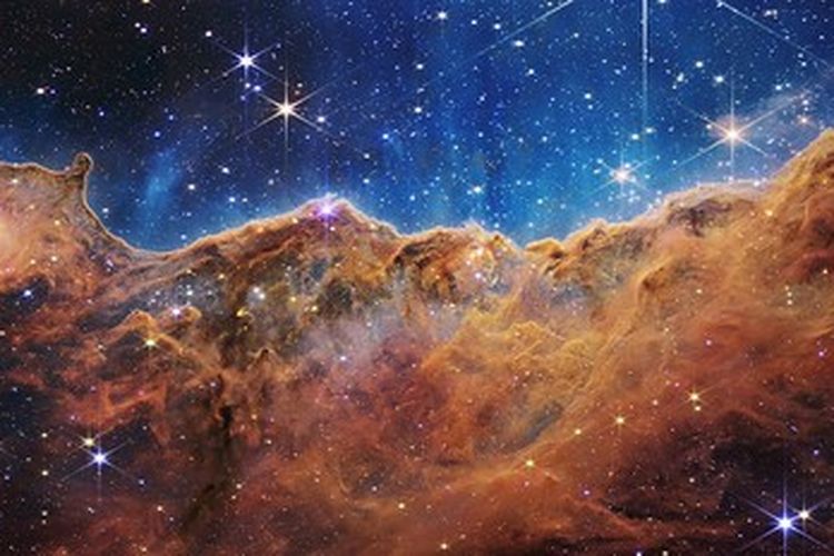 Foto Galaxy NASA menggunakan Teleskop James Webb. Perbandingan foto alam semesta antara Teleskop Luar Angkasa Hubble dan Teleskop Luar Angkasa James Webb.