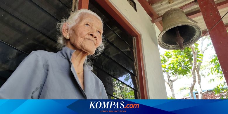 Usia Hampir Seabad, Mbah Wiryo Masih Setia Bunyikan Lonceng Gereja Saban Hari