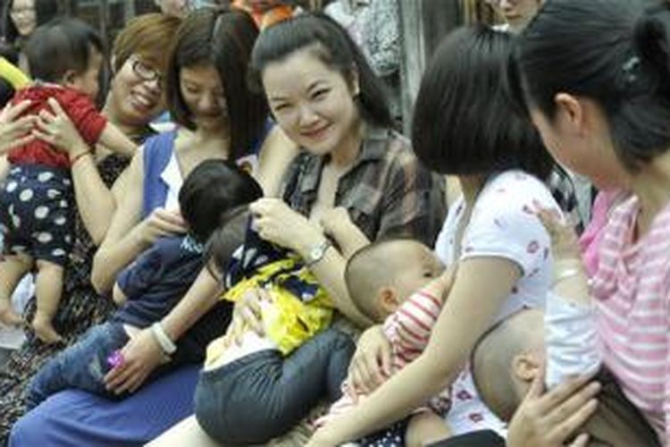 Pemerintah China berharap pada 2020 jumlah ibu yang memberikan ASI ekslusif untuk bayi mereka meningkat hingga 50 persen. Untuk mencapai tujuan tersebut, pemerintah China berencana melarang iklan susu formula bayi di media massa dan ruang-ruang publik.