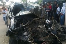 Bagian Depan Fortuner Ringsek Usai Tabrak 2 Pemotor hingga Tewas