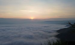 Harga Tiket dan Jam Buka Gunung Kelir Wonogiri, Spot Lautan Awan yang Murah Meriah