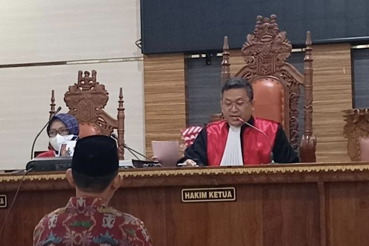 Wawan Kurniawan, Ketua RT yang membubarkan jemaat GKKD menjalani sidang perdana di PN Tanjung Karang, Selasa (23/5/2023).