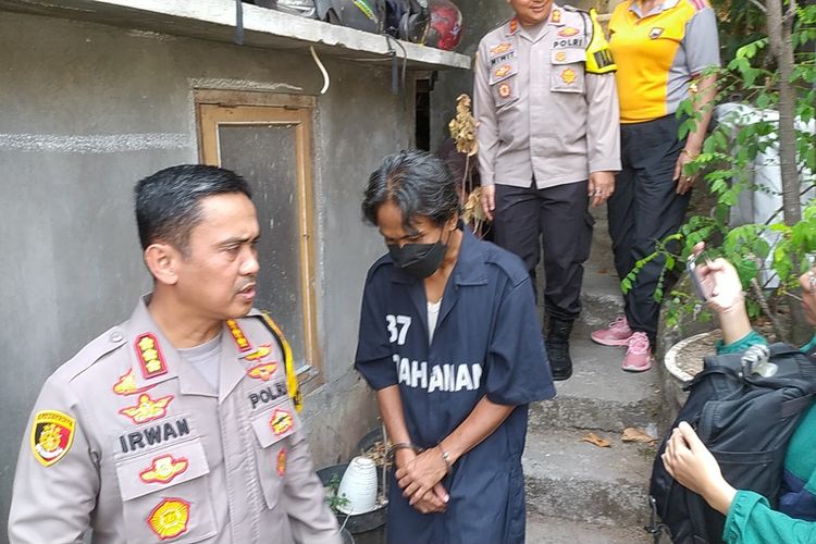 Pimpinan Pondok Pesantren (Ponpes) Hidayatul Hikmah Al Kahfi Semarang, Jawa Tengah, Bayu Aji Anwari terancam hukuman bui 15 tahun penjara.