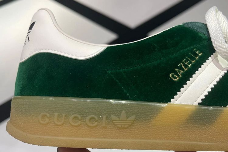 Alih-alih mengintegrasikan elemen dari alas kaki Gucci yang ada, kolaborasi ini memilih untuk menghormati salah satu siluet Adidas yang paling ikonik.