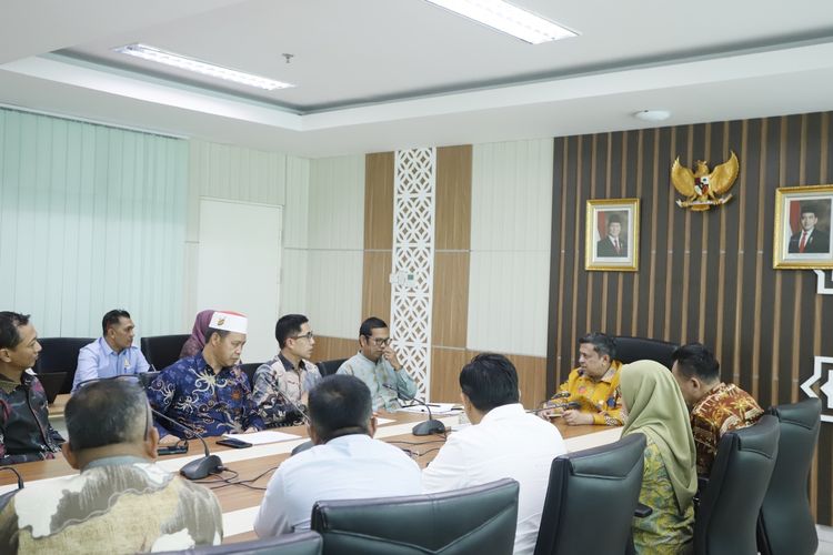 Pertemuan Kepala BPJPH dan DPRD Kabupaten Lampung Barat di Gedung BPJPH, Jakarta Timur, Kamis (26/2/2026).