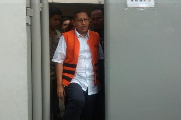 Mantan Ketua Umum Partai Demokrat Anas Urbaningrum dipindahkan dari rumah tahanan KPK di Jakarta ke lapas Sukamiskin di Bandung, Rabu (17/6/2015). 