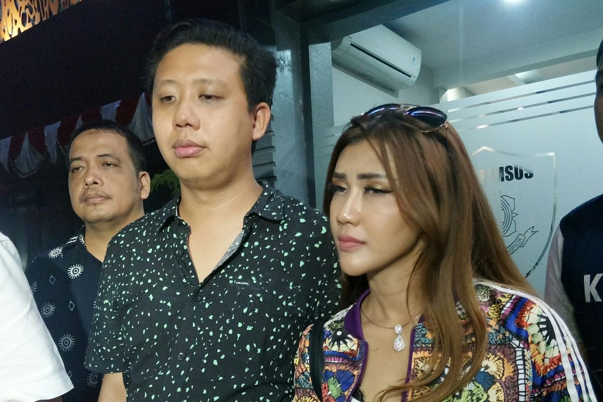 Pablo Benua dan Rey Utami saat ditemui di Dit Reskrimsus Polda Metro Jaya, Jakarta Pusat, Selasa (2/7/2019).