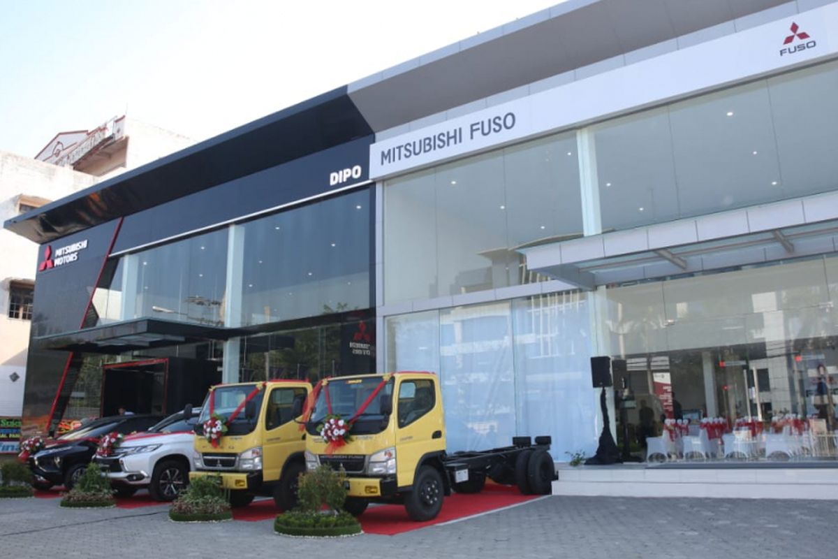 PT Dipo Internasional Pahala Otomotiff menjadi dealer ekslusif pertama Fuso di Indonesia.