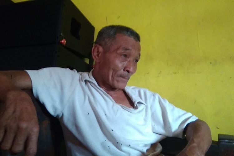 Purwanto (65) Warga Desa Banaran, Playen, Gunungkidul, yang disebut Profesor lebah