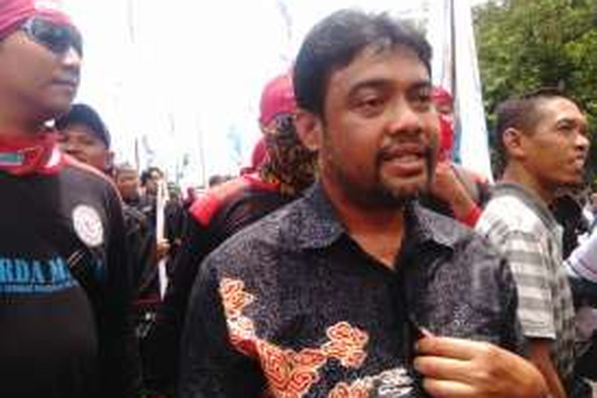 Presiden Konfederasi Serikat Pekerja Indonesia (KSPI) Said Iqbal saat demo buruh di sekitar Patung Kuda, Jalan Medan Merdeka Selatan, Jakarta Pusat, Kamis (29/9/2016).