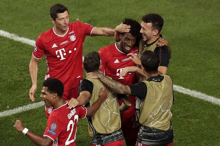 Pemain Bayern Muenchen berselebrasi setelah skor pertama saat pertandingan melawan Paris Saint-Germain (PSG) dalam babak final Liga Champions di Stadion Da Luz, Lisbon, Portugal, Minggu (23/8/2020). Bayern Muenchen keluar sebagai juara Liga Champions 2019-2020 setelah berhasil menundukkan PSG di final dengan skor 1-0.