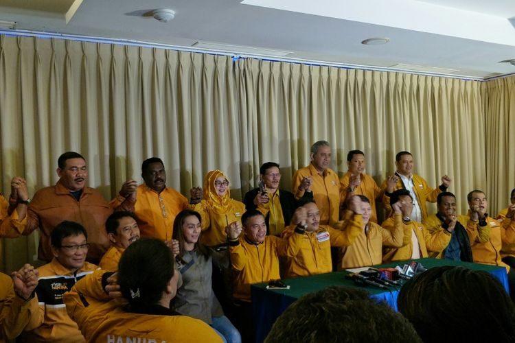 Hanura kubu Oesman Sapta Odang menggelar konferensi pers di Hotel Manhattan, Jakarta, Jumat (19/1/2018).