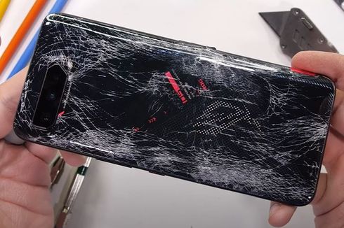 Diuji, Asus ROG Phone 5 Ternyata Rawan Patah Saat Ditekuk